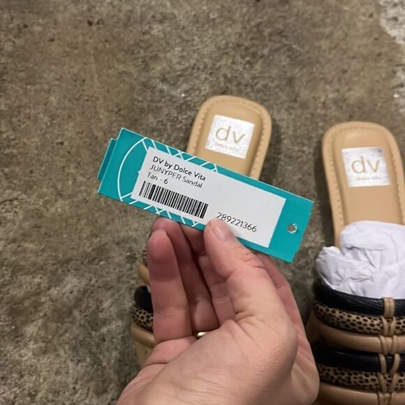 New dv by dolce vita junyper tan sandal size 6 - Picture 3 of 3